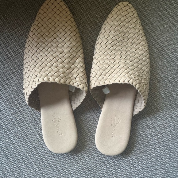Universal Thread Beige Woven Mules - Picture 1 of 3